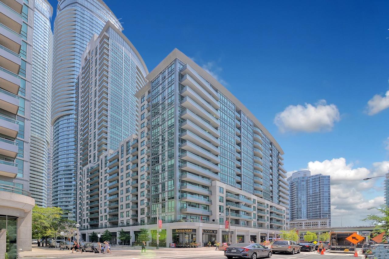 Napa Furnished Suites At Cn Tower & Maple Leaf Square Toronto Exterior photo