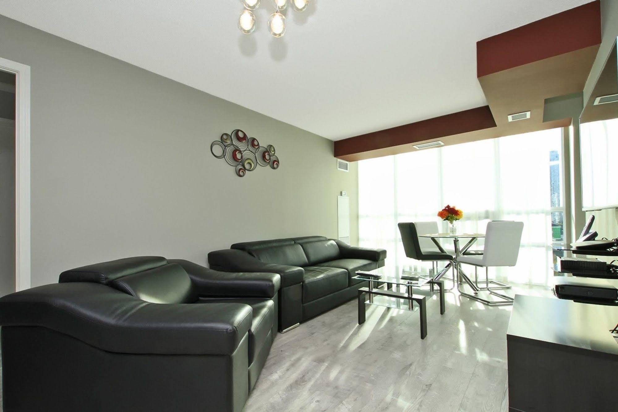 Napa Furnished Suites At Cn Tower & Maple Leaf Square Toronto Exterior photo