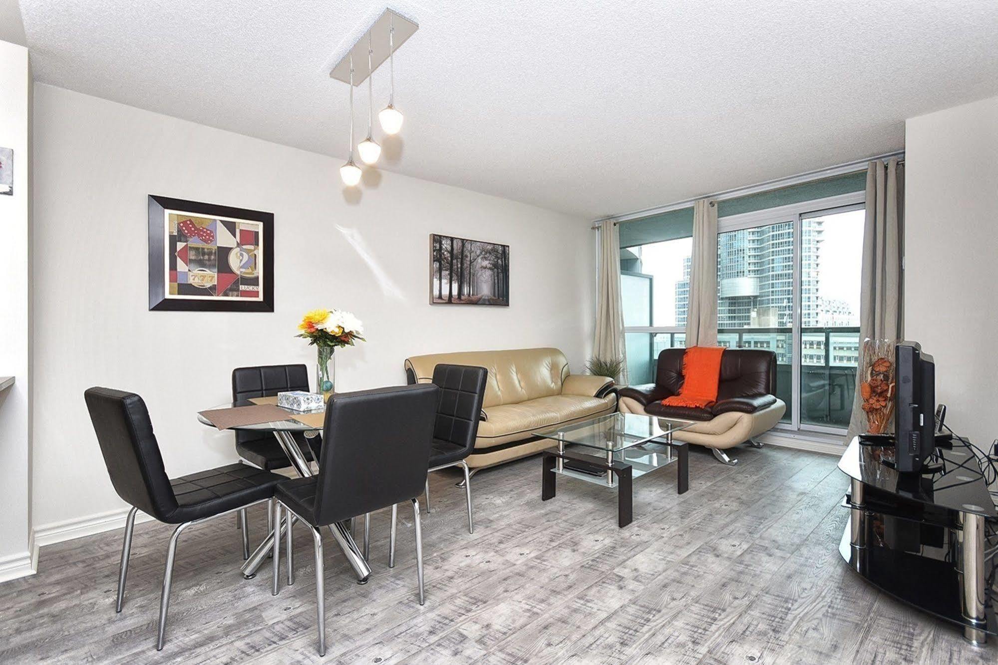 Napa Furnished Suites At Cn Tower & Maple Leaf Square Toronto Exterior photo