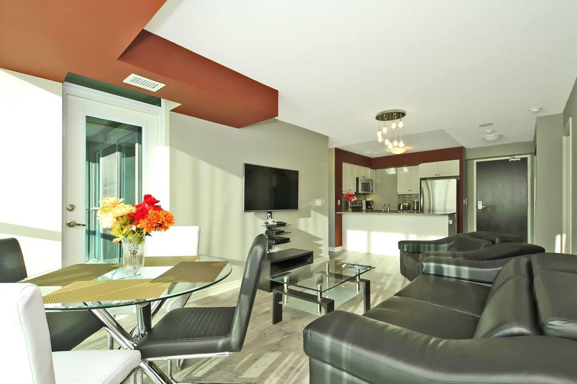 Napa Furnished Suites At Cn Tower & Maple Leaf Square Toronto Exterior photo