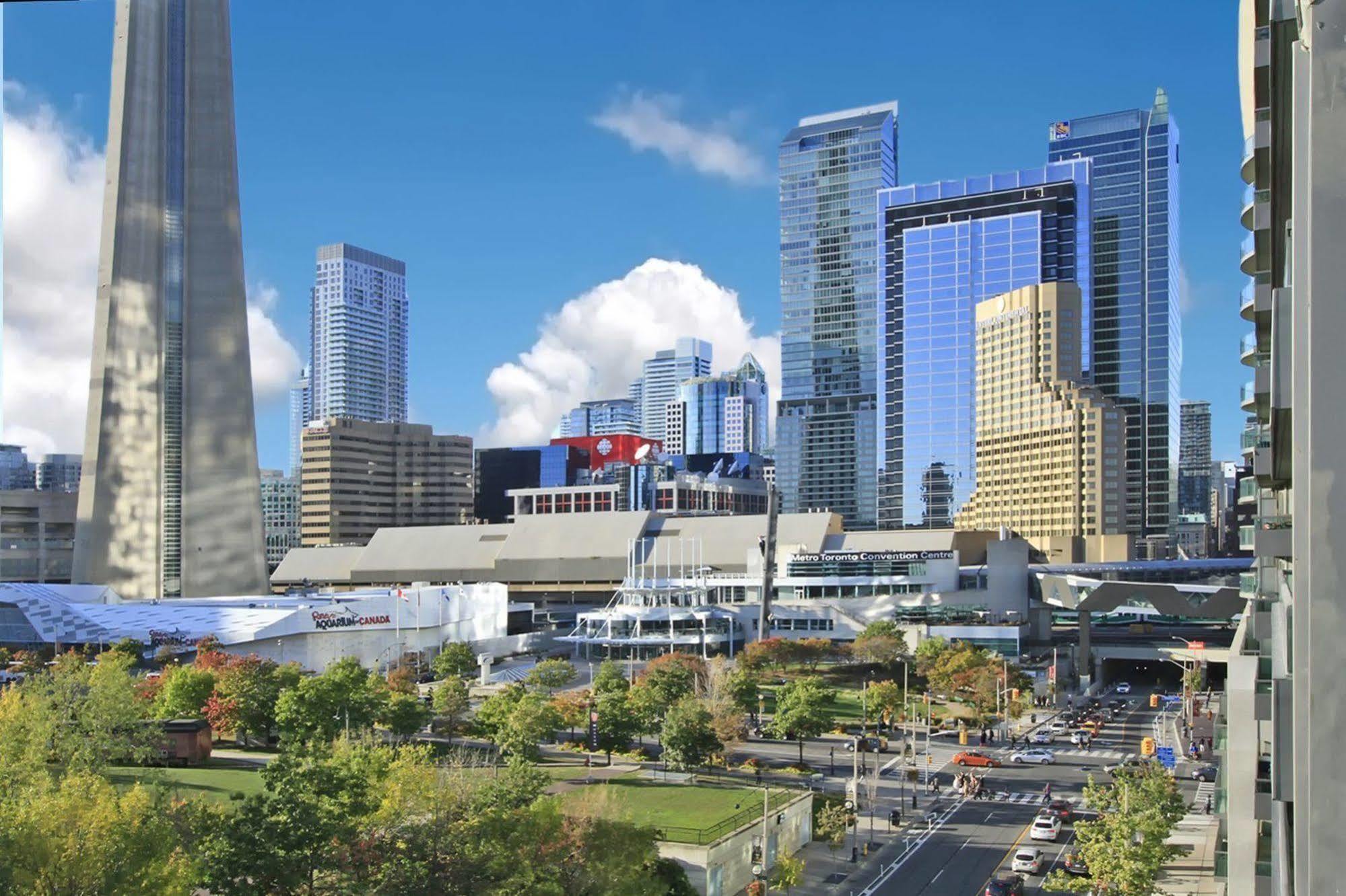 Napa Furnished Suites At Cn Tower & Maple Leaf Square Toronto Exterior photo